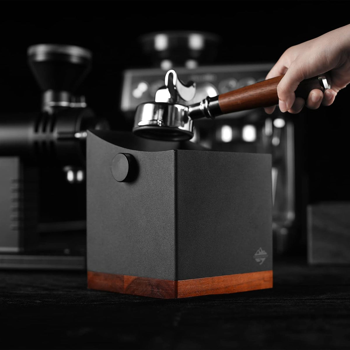 CrossCreek Coffee Knock Box, 2.5L Large Espresso Grounds Container, Metal & Walnut Wood, Removable Silicone Knock Bar & Non-Slip Base