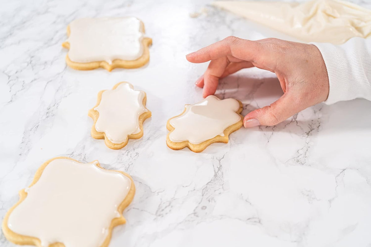 Bakerpan White Royal Icing Mix for Decorating Cookies and Cakes - 16 Ounces (1 lb) (Made in USA)