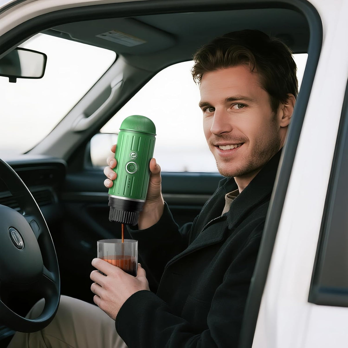Rich Crema Portable Electric Espresso Coffee Maker, Fast self-heating 2 IN 1 Extraction System Espresso Machine, Support Ground Coffee and NS capsule, for Travel、Car、Hiking、Climbing（Green）
