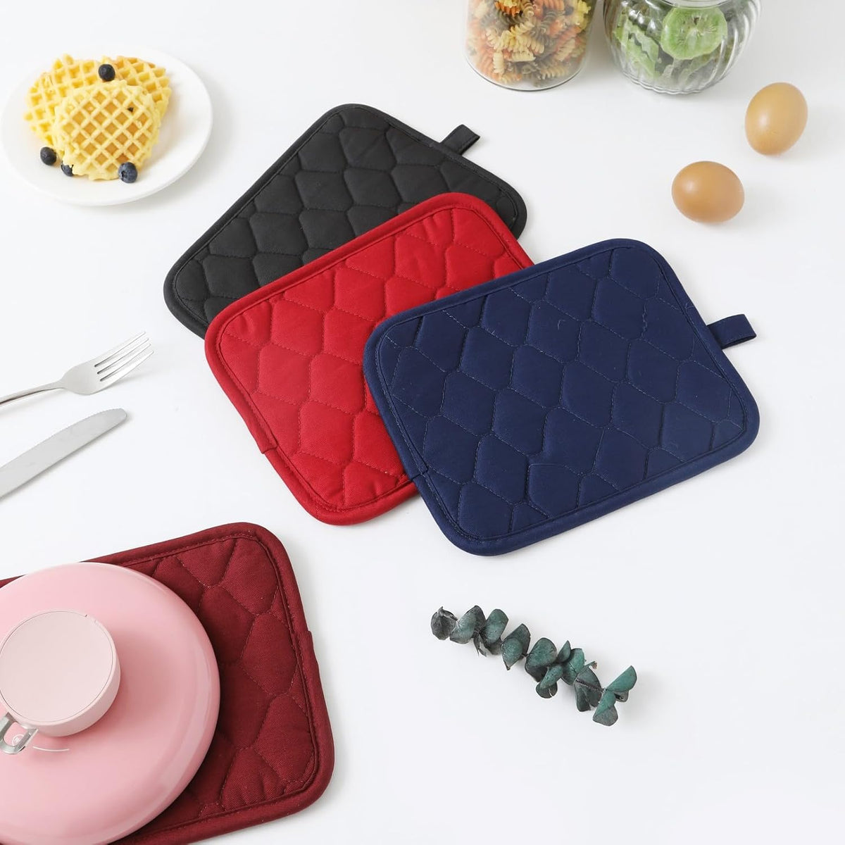 Glynniss Anti-Slip Grip Pot Holder for Kitchen, Cotton Oven Hot Pads Set with Neoprene for Heat Resistant 450F, 7x9 Inches Potholder Machine Washable 2PCS (Black, 2)