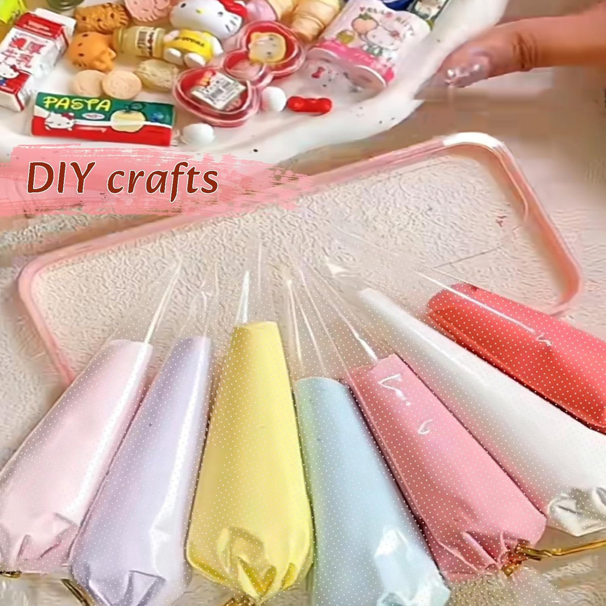 Piping Bags 24 Inch, Large Piping Bags Disposable 100PCS, Pastry Icing Bags Thickened Non-Slip and Anti-Burst, Tipless Piping Bags for Royal Icing