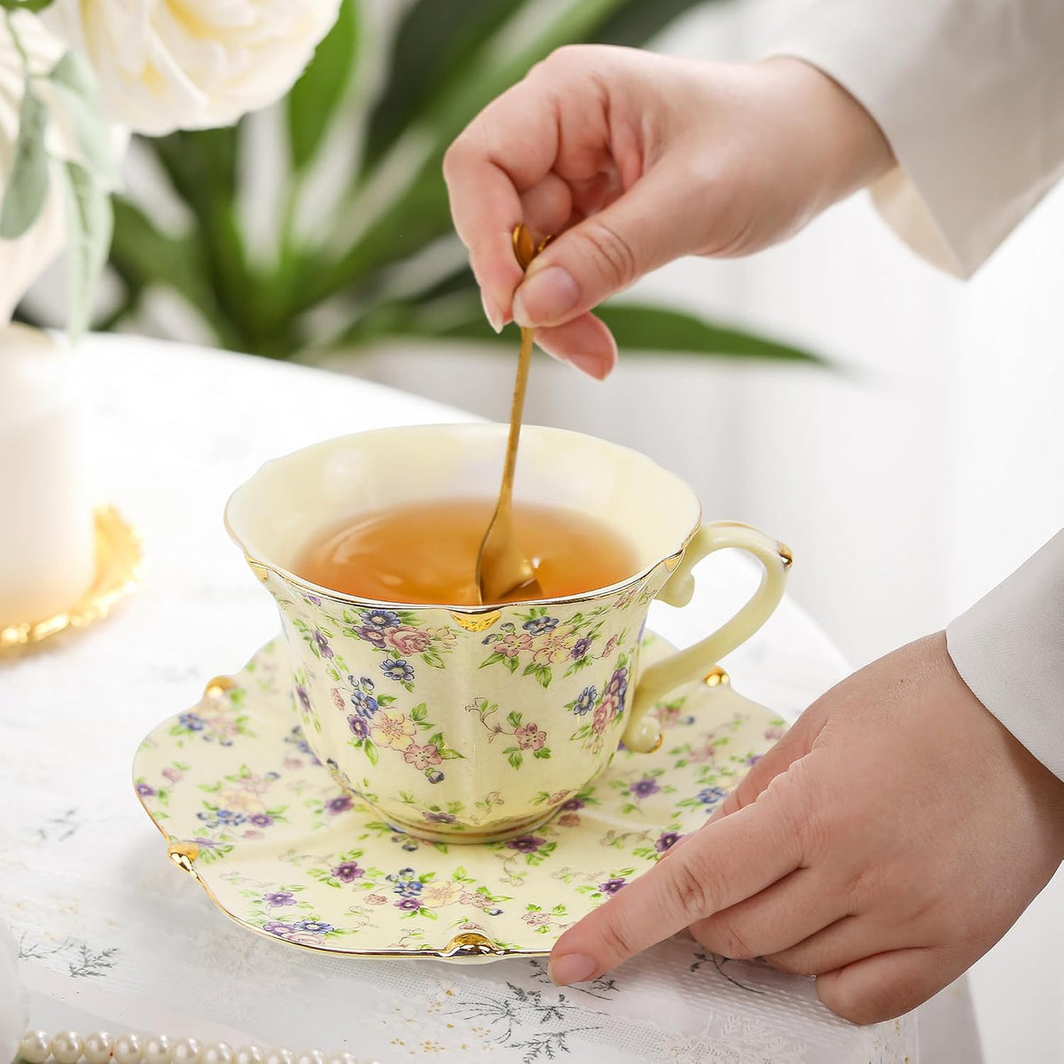 TATSUMI Country Roses Bone China Tea Cup and Saucer Set, 6 Pieces, Vintage Style, For Women and Tea Parties