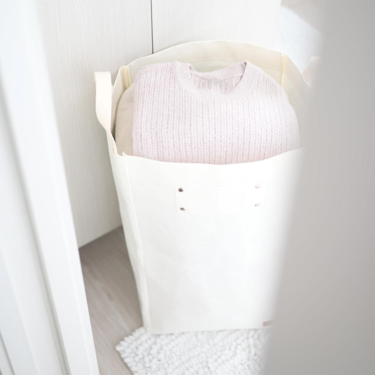 Deeablo New York - Sustainable Reusable Indoor Recycling Bin for Kitchen, Multipurpose Recycle Bin, Large Recycling Bins for Home, Washable Paper Bag for Recycling (White)