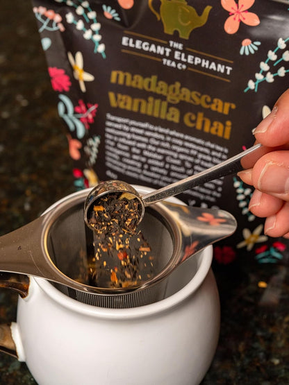 Madagascar Vanilla Chai Tea, Organic Loose Leaf Chai Tea – Black Tea with Chai Spice Blend – Great Hot or Iced Chai Latte – 8 oz Resealable Bag (Makes 100 Cups) – The Elegant Elephant