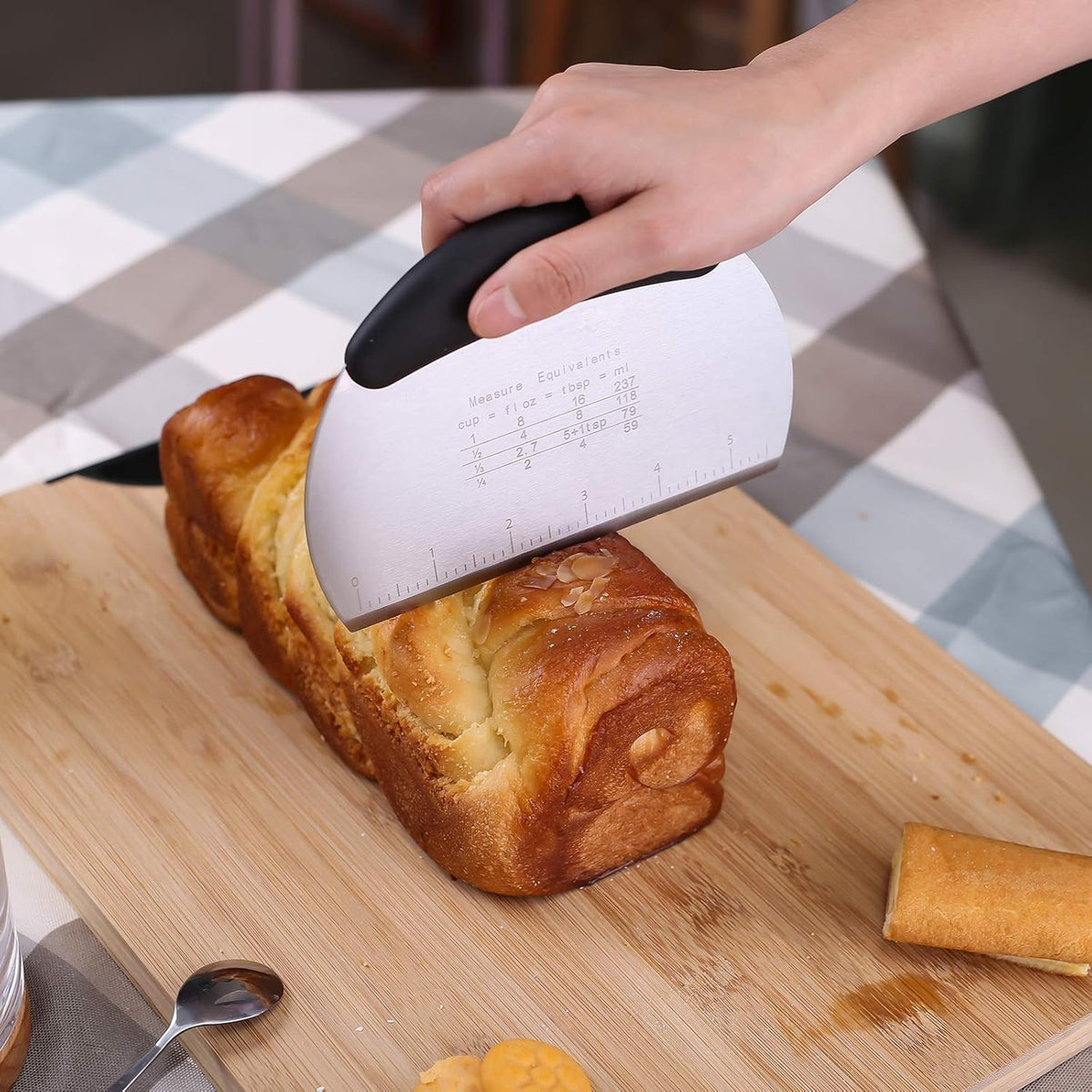 1 pcs Dough Pastry Scraper Chopper/Stainless Steel Dough Scraper Cutter with Ergonomic Rubber Non-Slip Grip/Dough Scraper Cutter/Pro Pastry Pizza