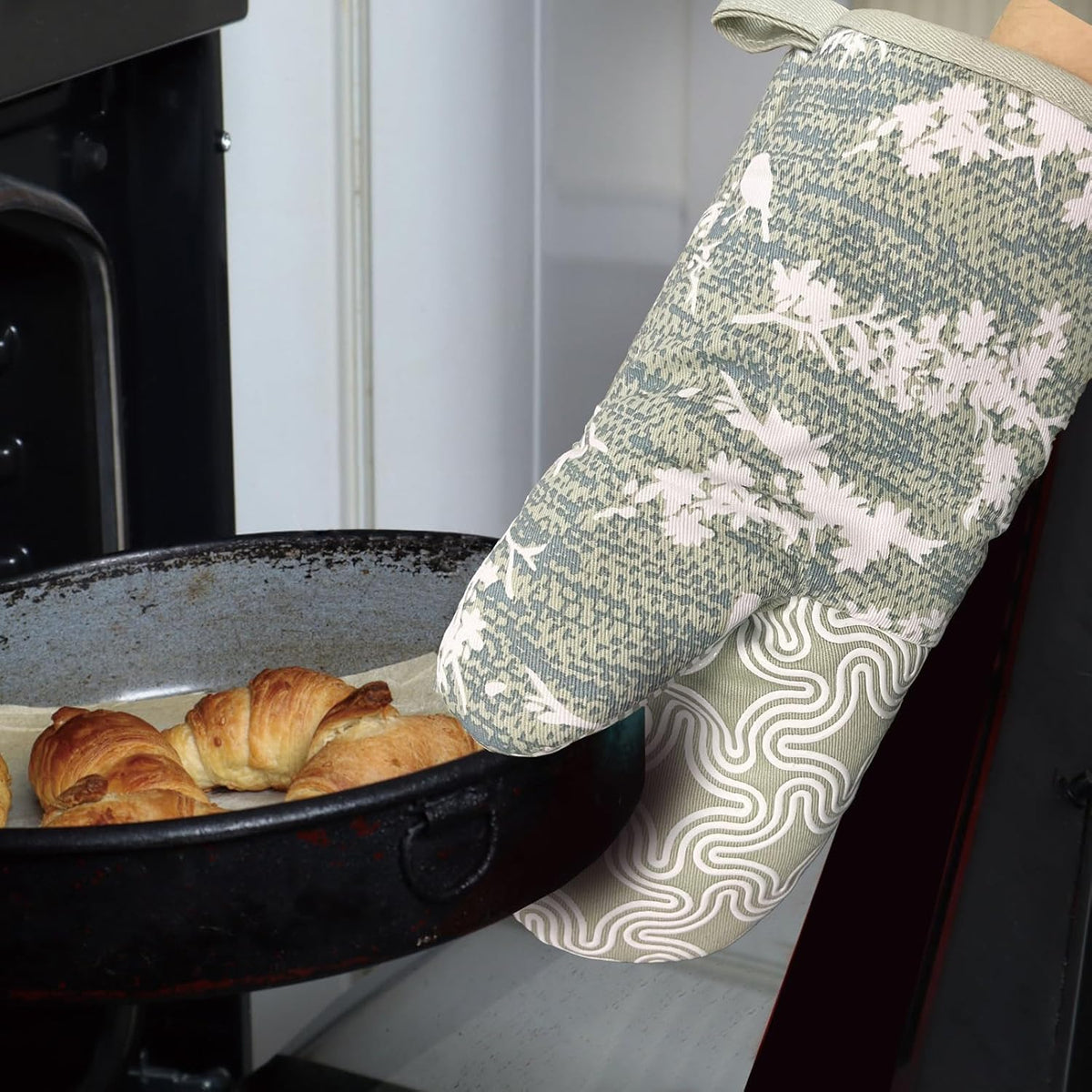 Thumb Oven Mitts, Heat and Slip Resistant Silicone Kitchen Mittens 2-Pack Set, Aqua Birds Soft Long Oven Gloves