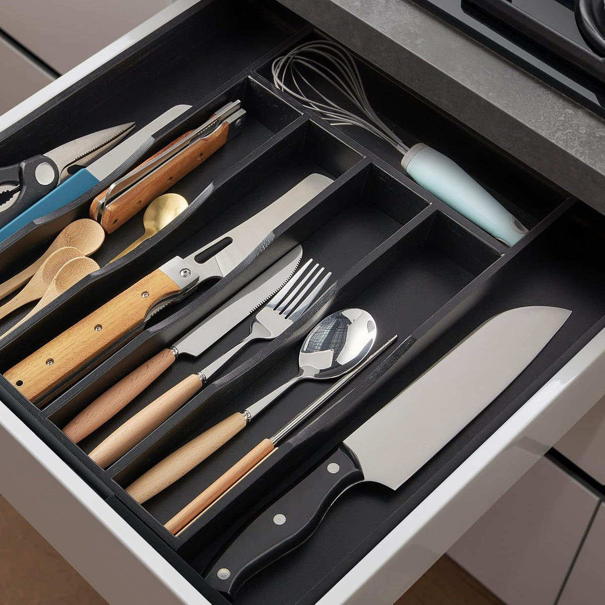 Expandable Bamboo Kitchen Drawer Organizer for Cutlery and Utensils, Adjustable Bamboo Wood Cutlery Tray in Drawer for Flatware and Silverware in Kitchen, (Black)