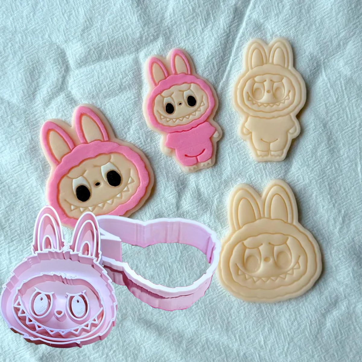 4-Piece Monster Spirit Cookie Stamp Set 3d Cute Doll Cookie Stamp Set With Cutter Suitable For Everyday Baking The Perfect Gift For Baking