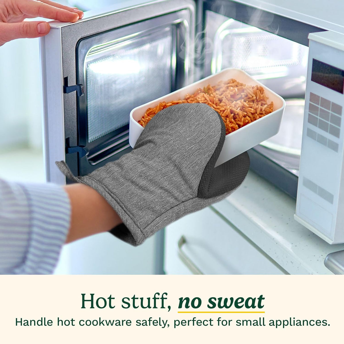 Cuisinart Mini Oven Mitts – 5.5” x 7” Heat-Resistant Kitchen Mitts for Oven with Non-Slip Neoprene Palm, Cotton Filling, and Fabric Loop