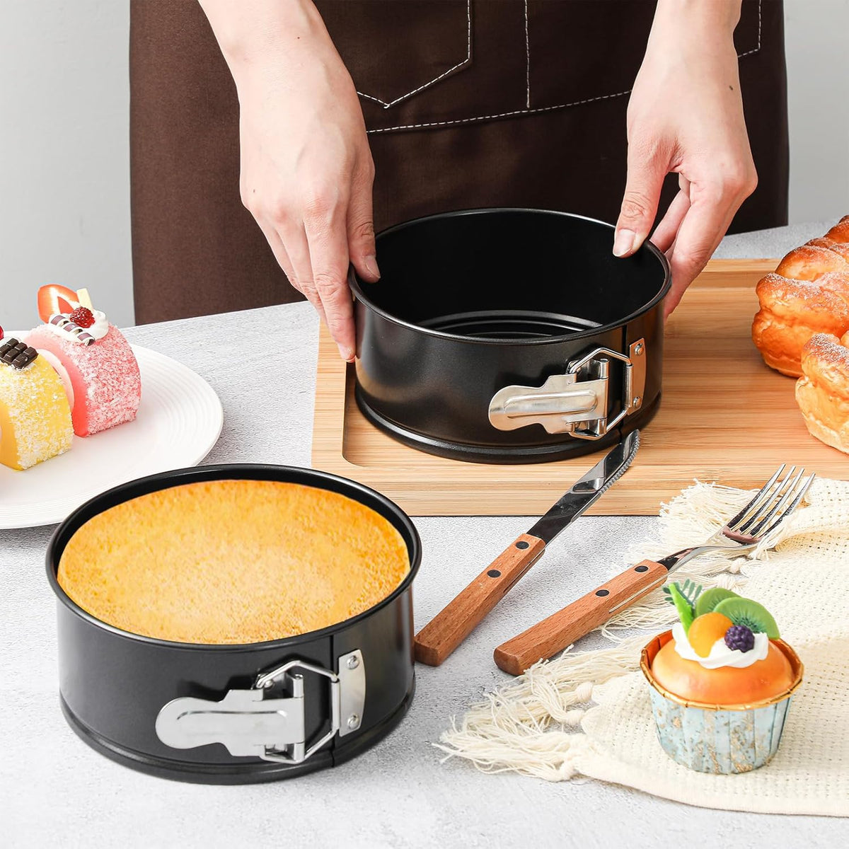 4 Pcs 6 Inch Non Stick Springform Pan with Removable Bottom Carbon Steel Cheesecake Pan Round Springform Cake Mold with Stainless Steel Spring