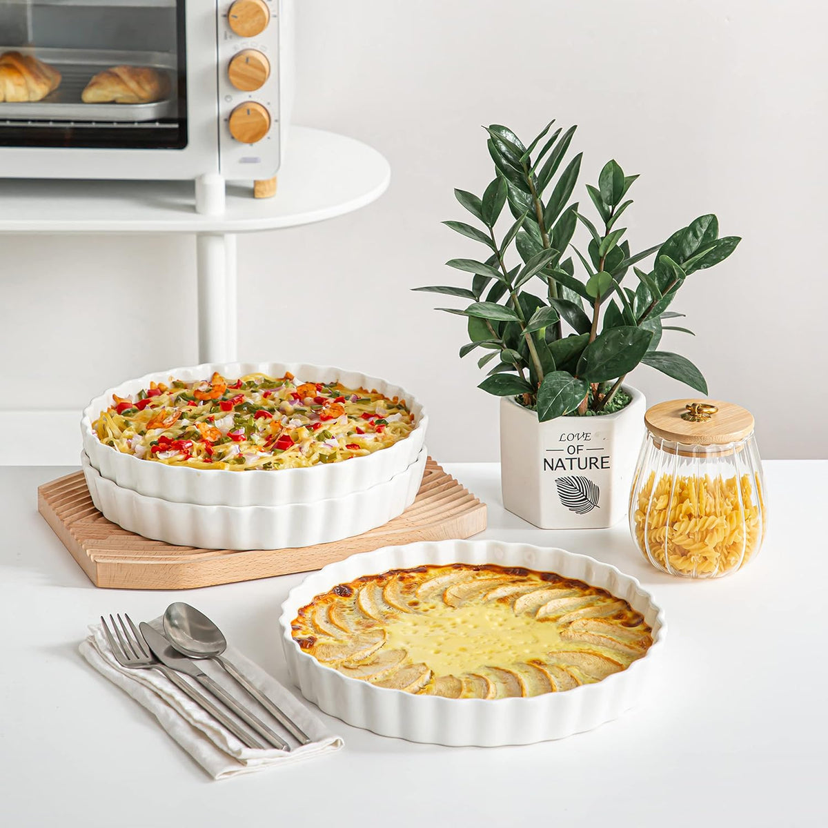 Lovecasa Porcelain Quiche Baking Dish,10 Inch Reusable Pie Pan Quiche Pan, Non-Stick Round Pie Dish, Tart Pan with Ruffled Edge,Pie Pan for Pies