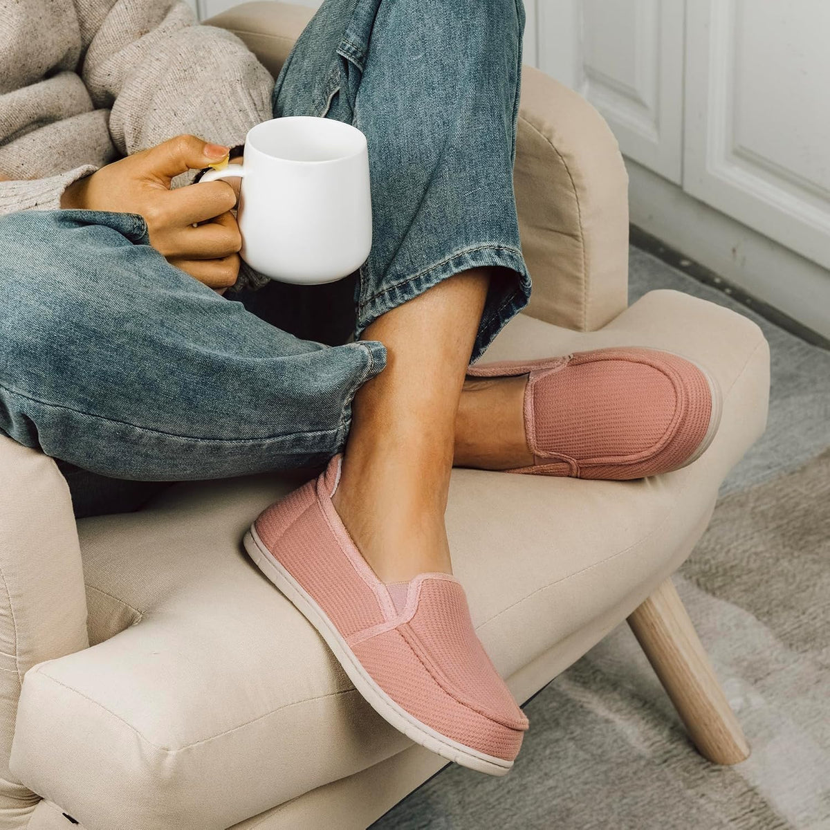 RockDove Women's Two-Tone Hoodback Slipper with Removable Insole